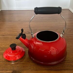 Le Creuset Classic whistling tea kettle